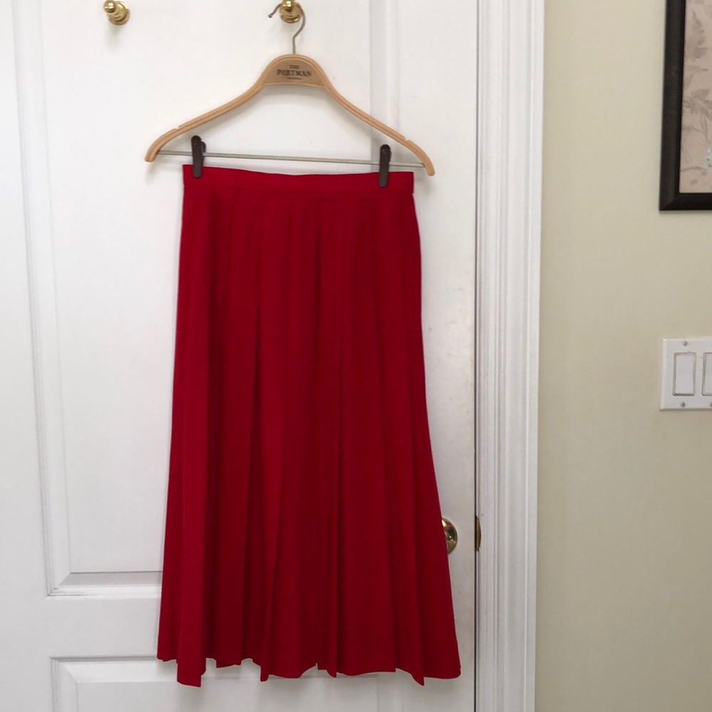 Red pleated 100% wool skirt 10 petite